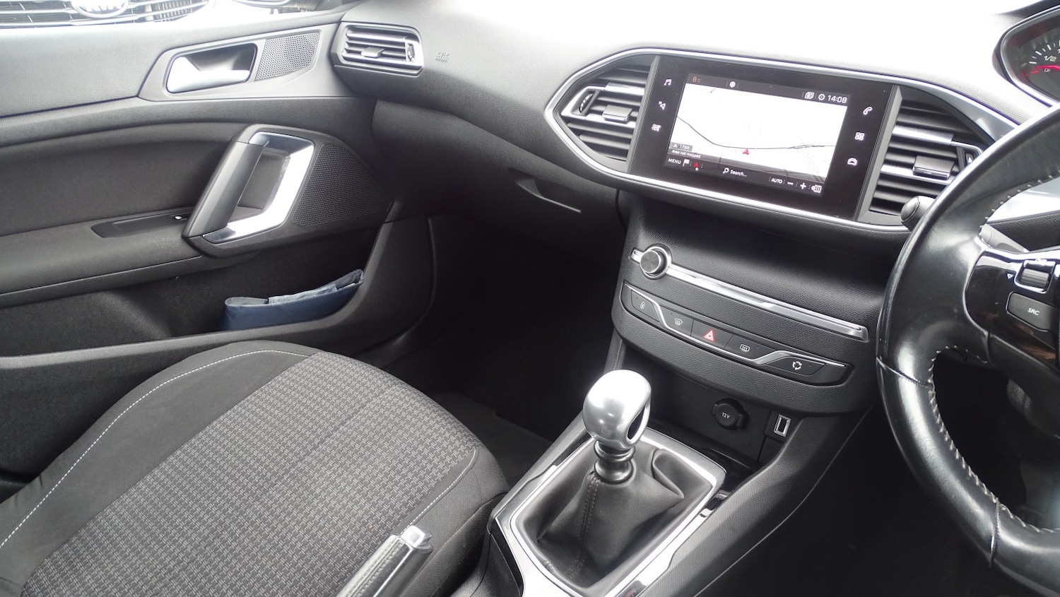 Used Peugeot 308 2017 for sale - 78084489: Photo 43