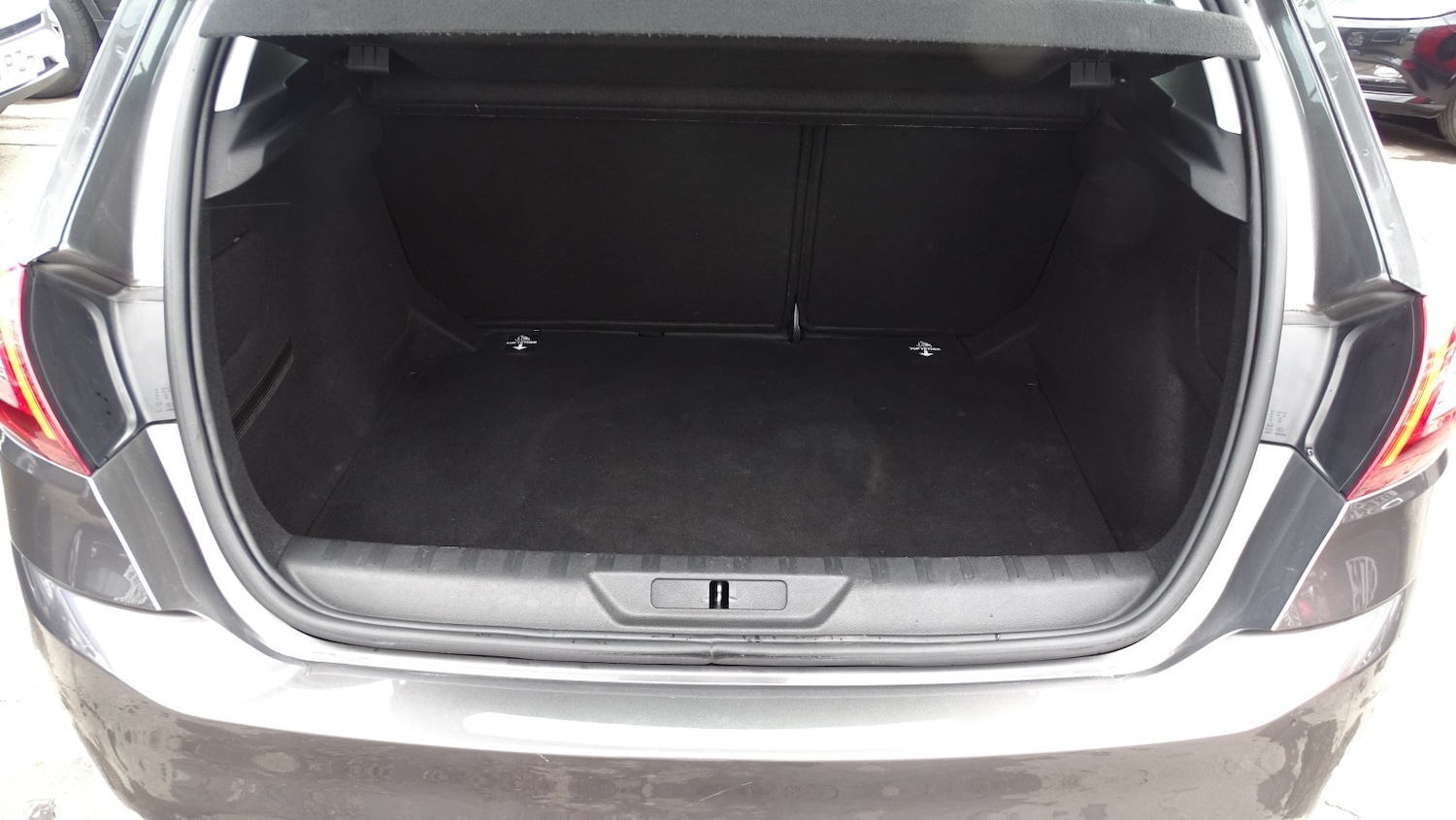 Used Peugeot 308 2017 for sale - 78084489: Photo 44