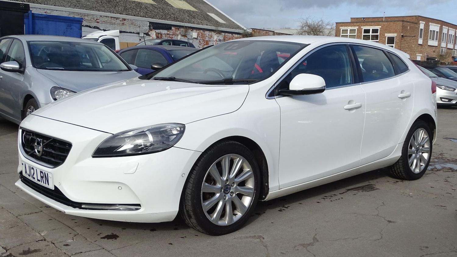 Used Volvo V40 2012 for sale - 77643747: Photo 10