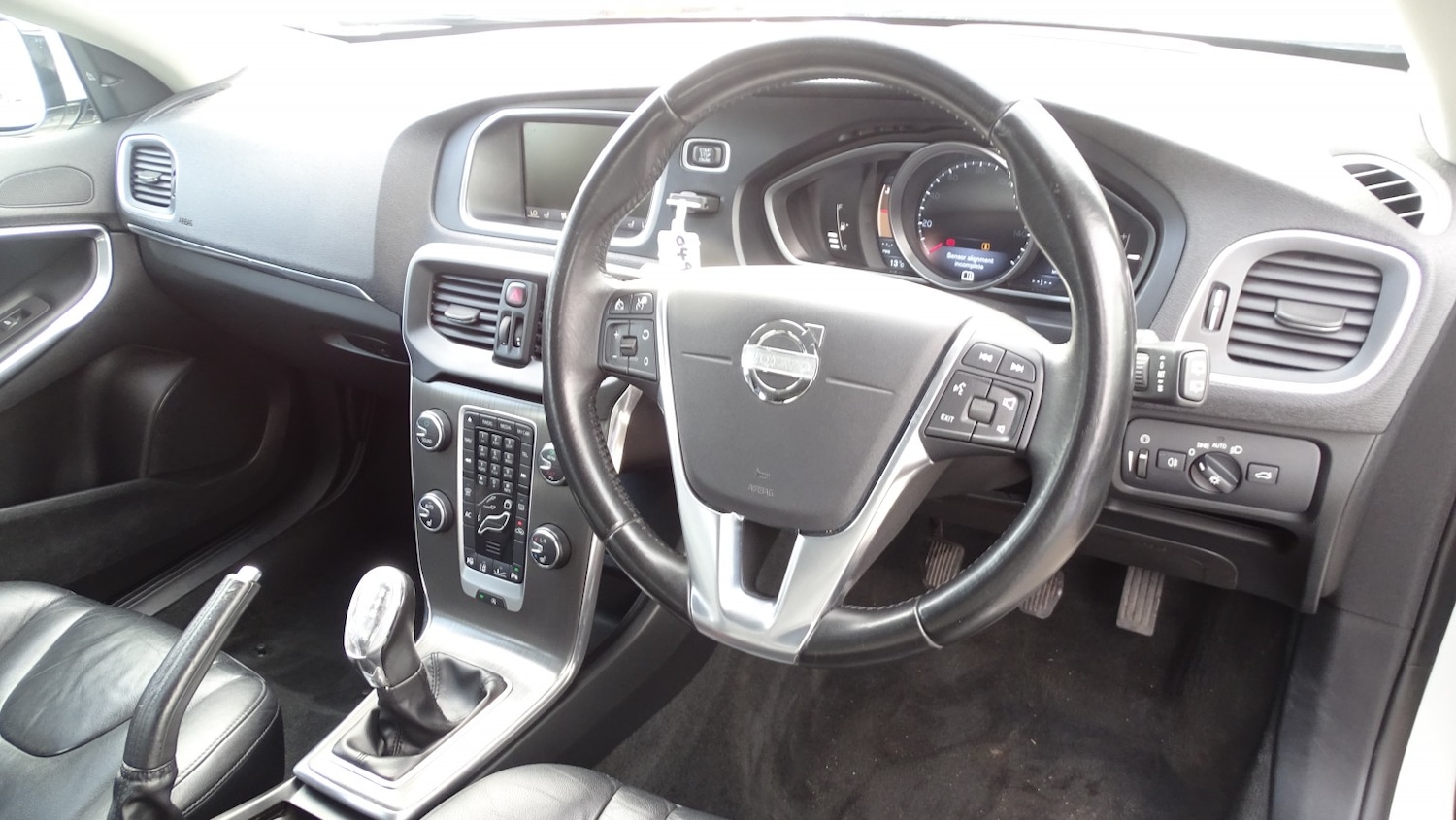 Used Volvo V40 2012 for sale - 77643747: Photo 19