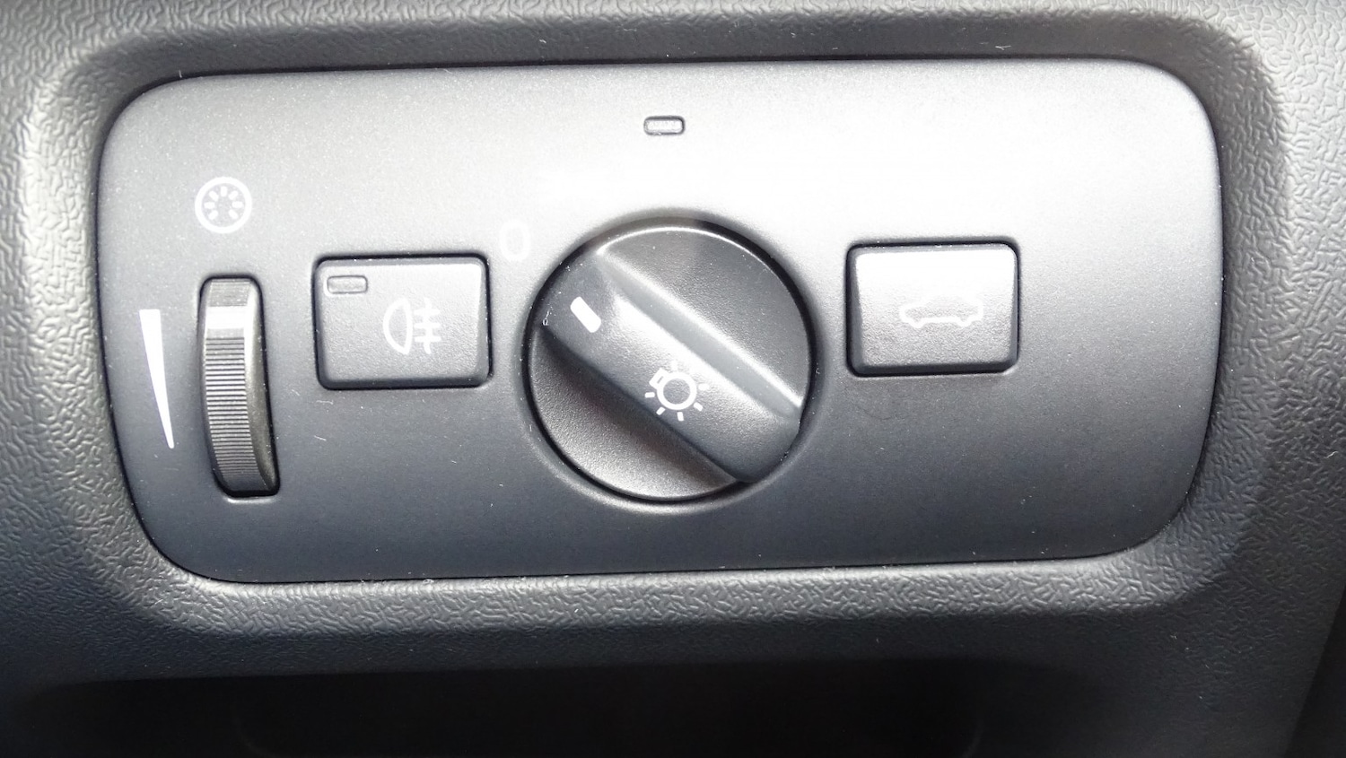 Used Volvo V40 2012 for sale - 77643747: Photo 34