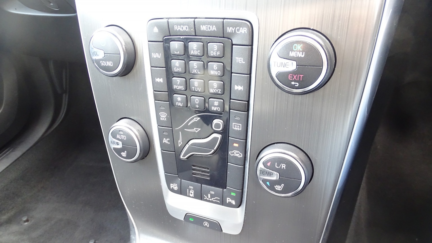 Used Volvo V40 2012 for sale - 77643747: Photo 41