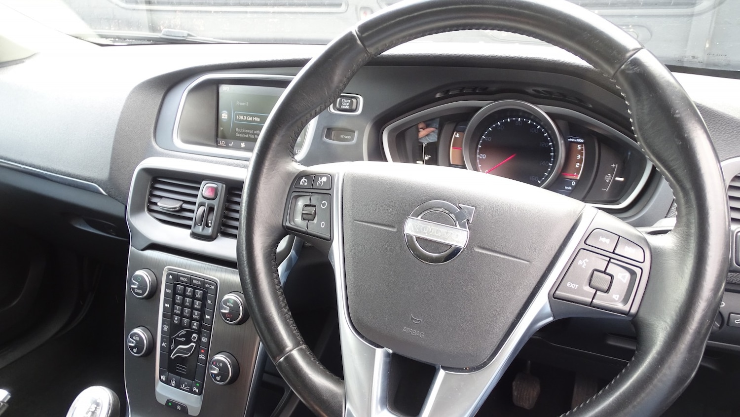 Used Volvo V40 2012 for sale - 77643747: Photo 43