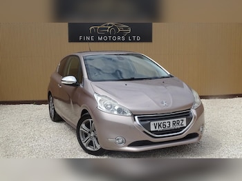 Used Peugeot 208 2013 for sale - 79073700: Photo