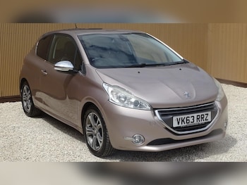 Used Peugeot 208 2013 for sale - 79073700: Photo