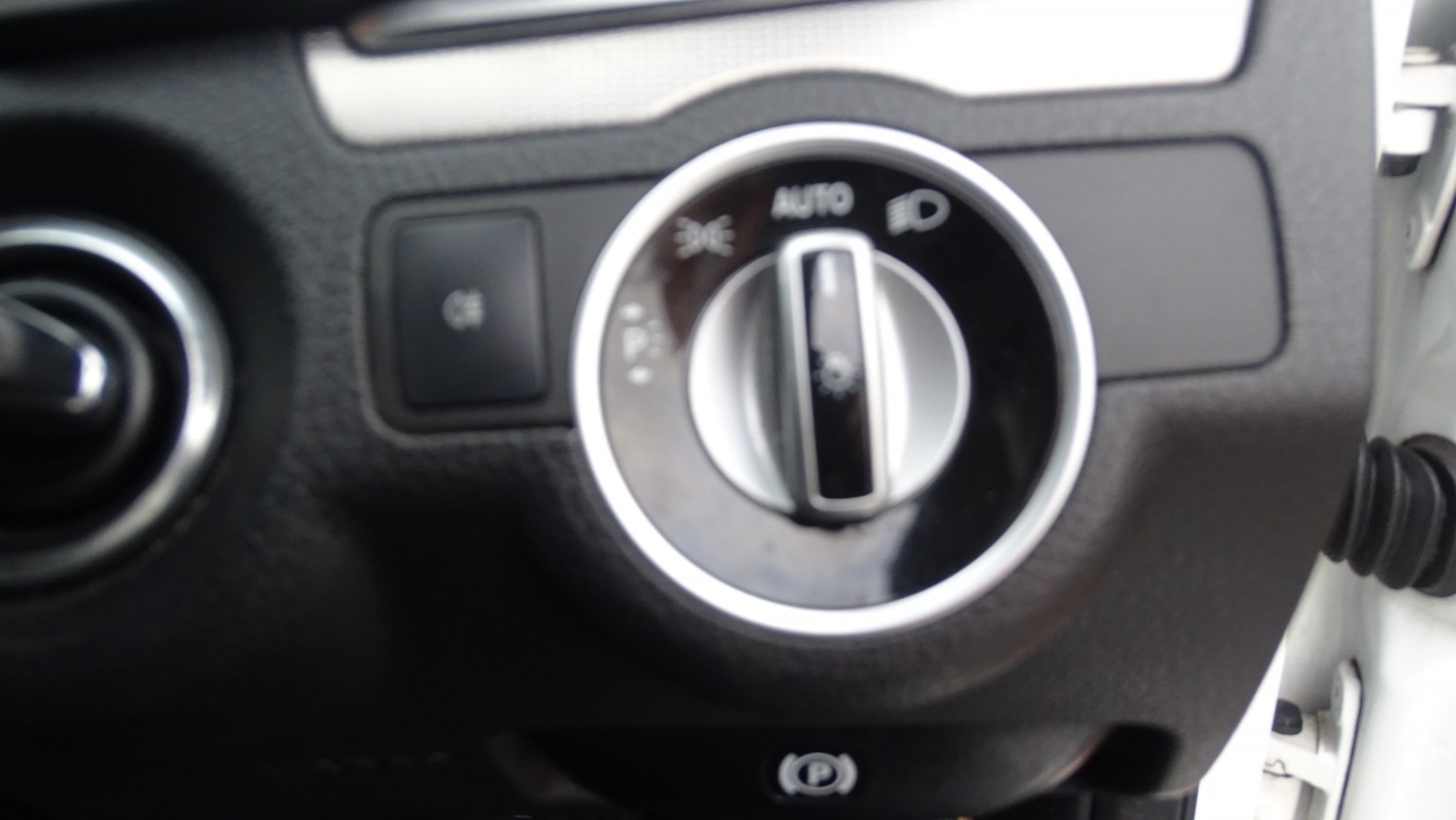 Used Mercedes-Benz E Class 2013 for sale - 77073071: Photo 31