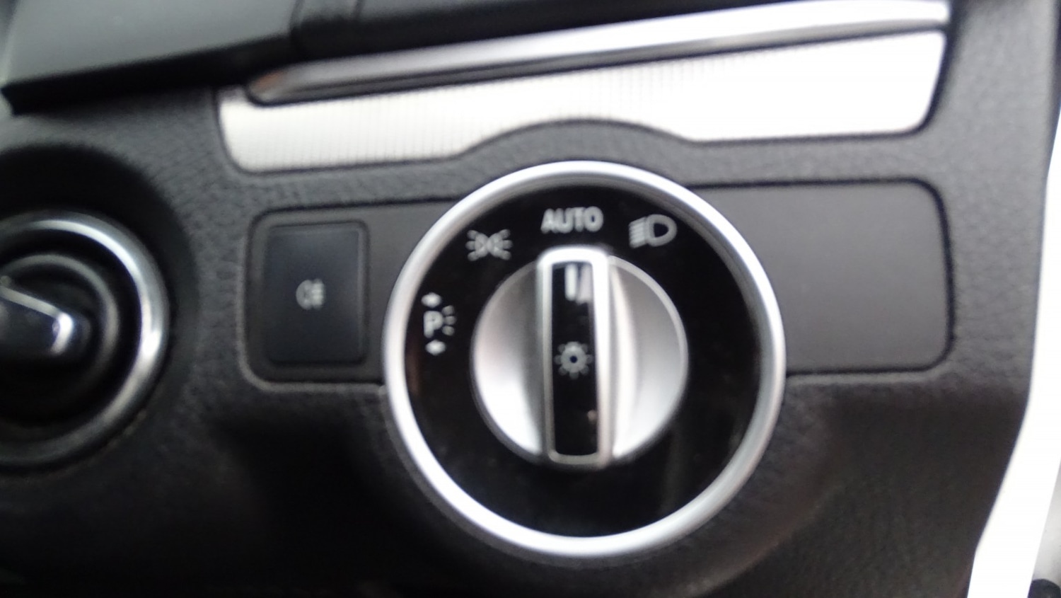 Used Mercedes-Benz E Class 2013 for sale - 77073071: Photo 32