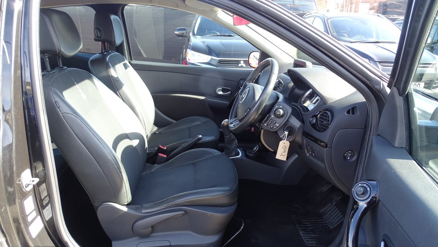 Used Renault Clio 2011 for sale - 77721332: Photo 17