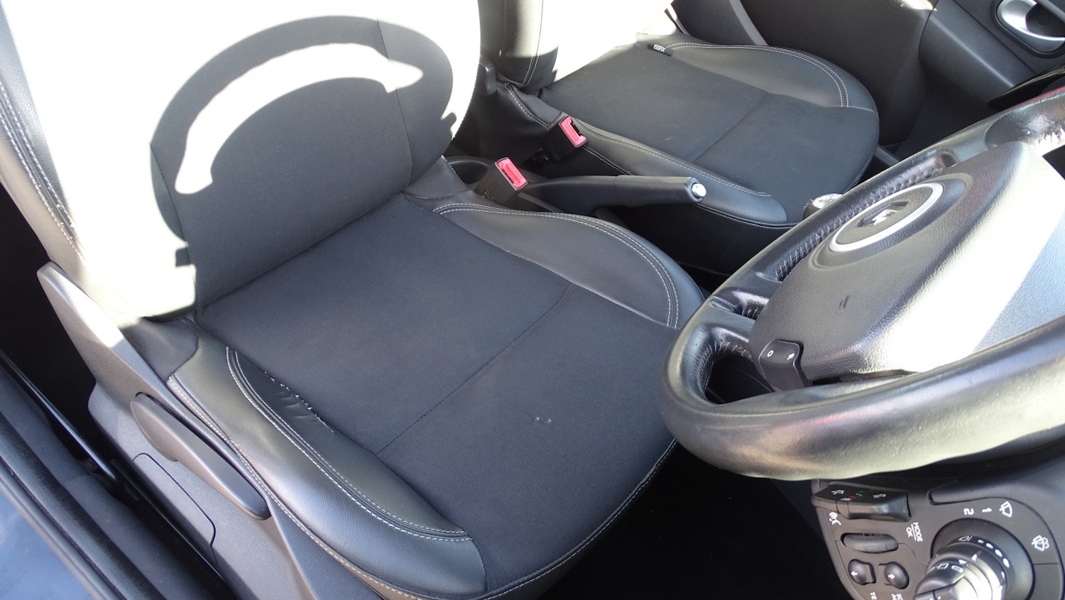 Used Renault Clio 2011 for sale - 77721332: Photo 20