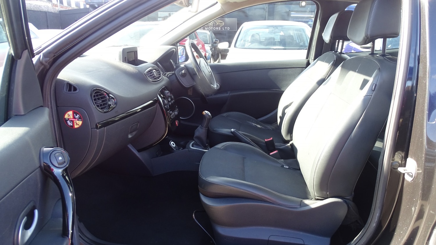 Used Renault Clio 2011 for sale - 77721332: Photo 25