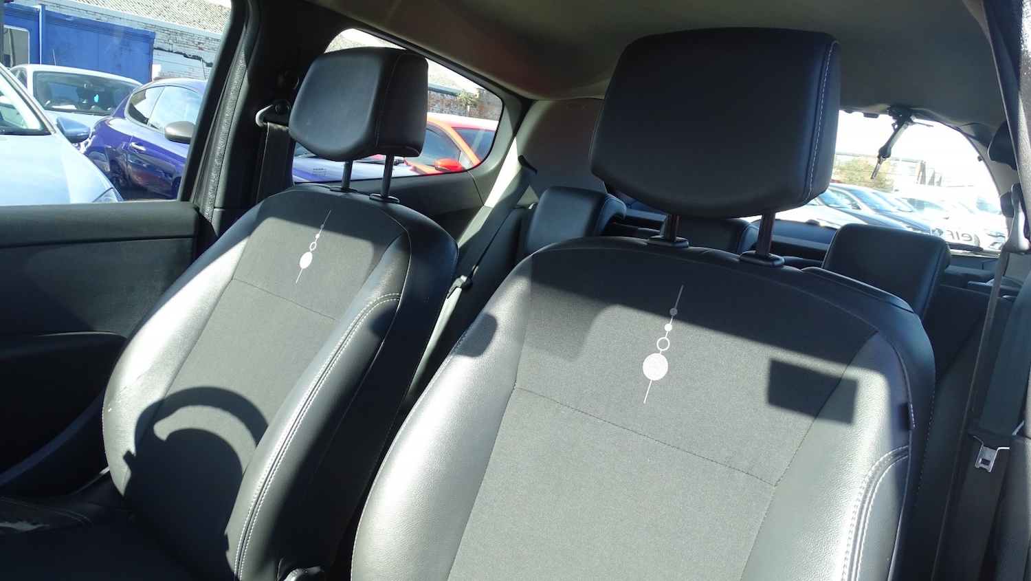 Used Renault Clio 2011 for sale - 77721332: Photo 26