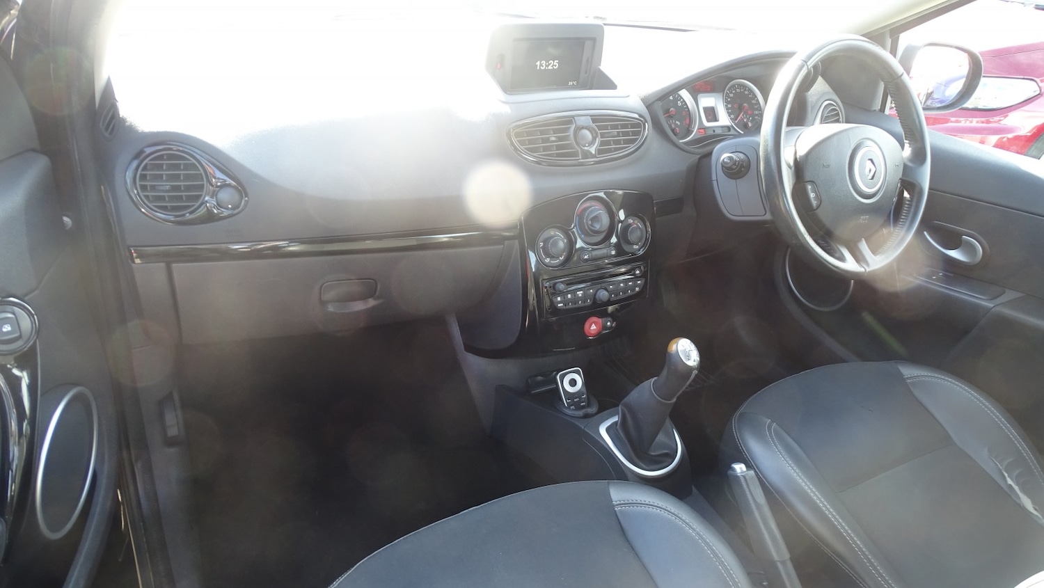 Used Renault Clio 2011 for sale - 77721332: Photo 28