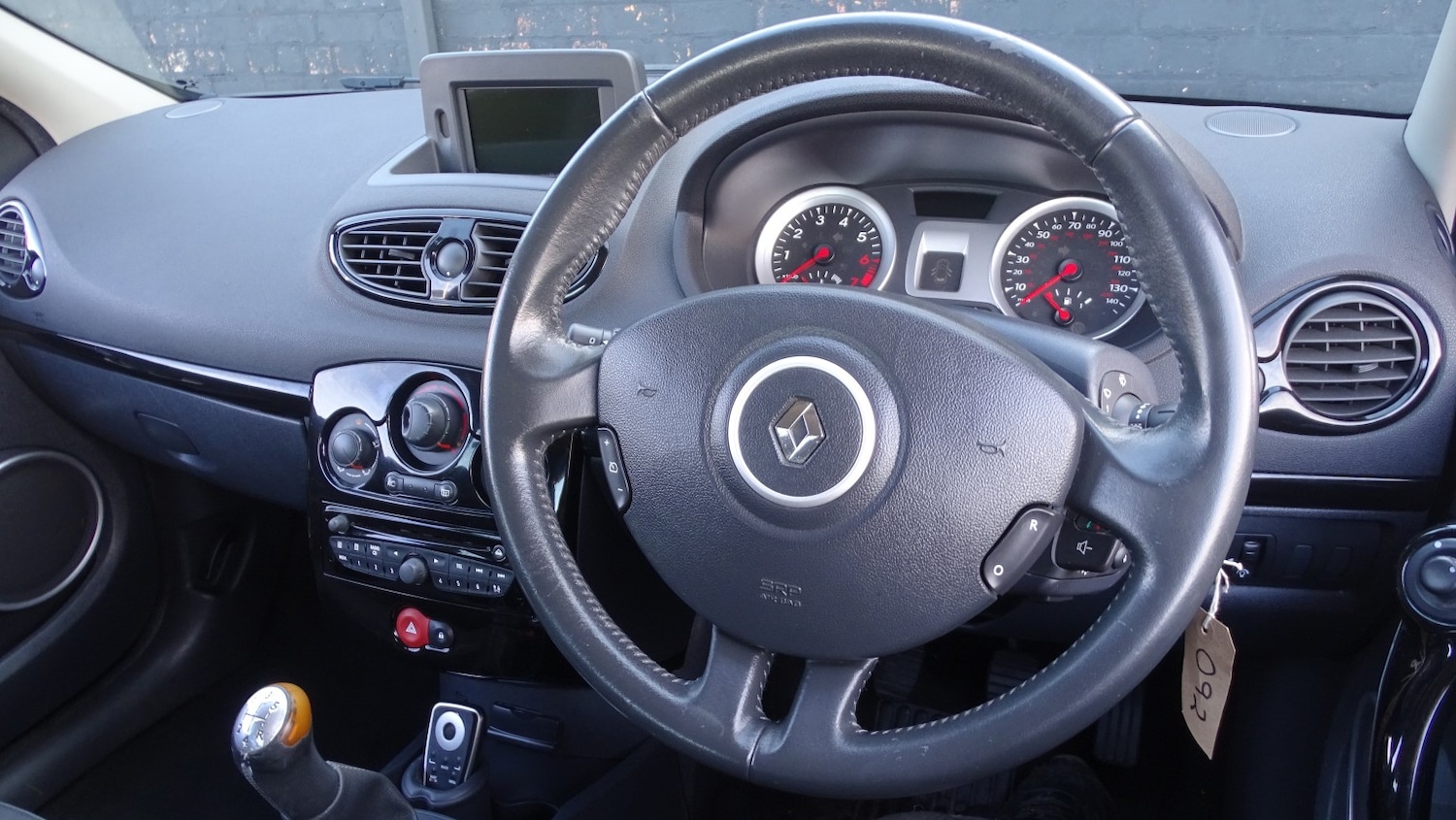 Used Renault Clio 2011 for sale - 77721332: Photo 38