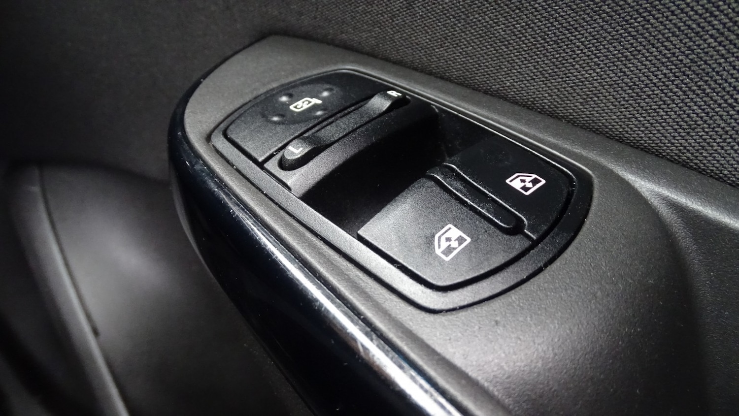 Used Vauxhall Corsa 2015 for sale - 76951025: Photo 33