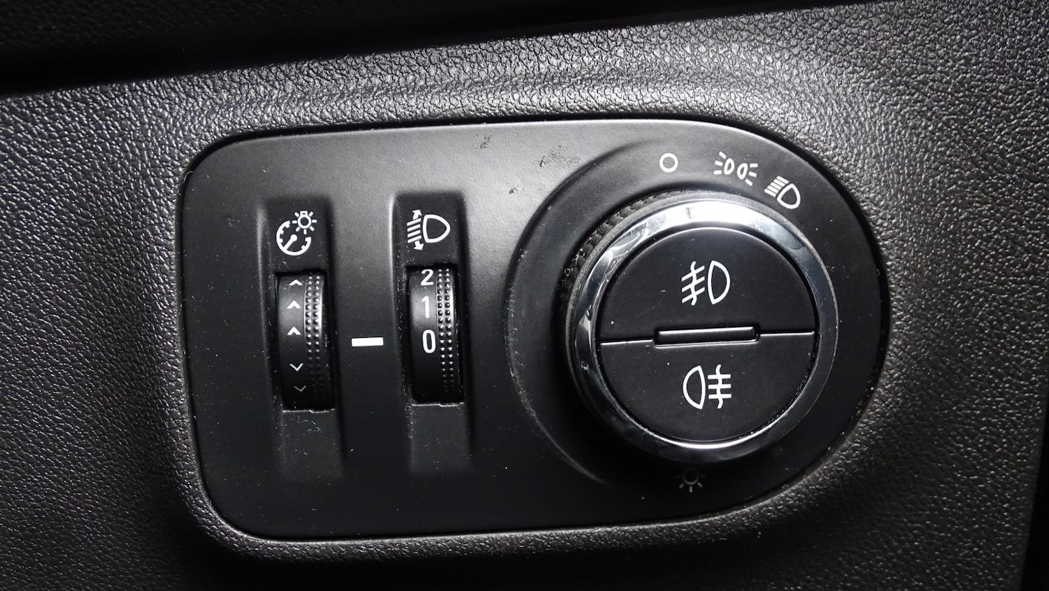 Used Vauxhall Corsa 2015 for sale - 76951025: Photo 34