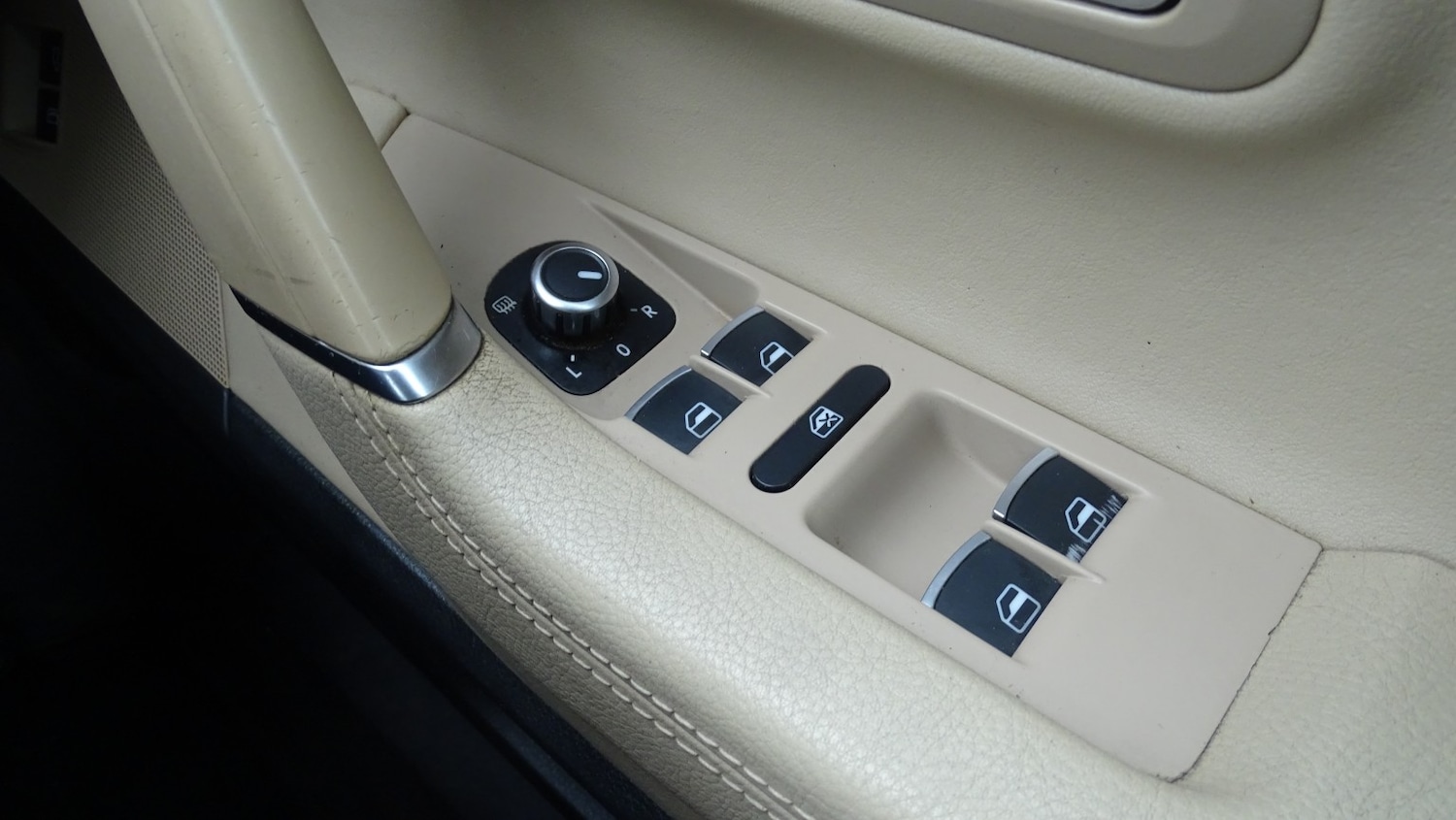 Used Volkswagen CC 2013 for sale - 77991804: Photo 37