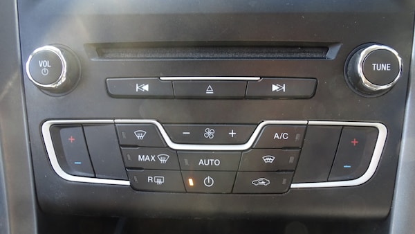 Used Ford Mondeo 2015 for sale - 76120241: Photo 47