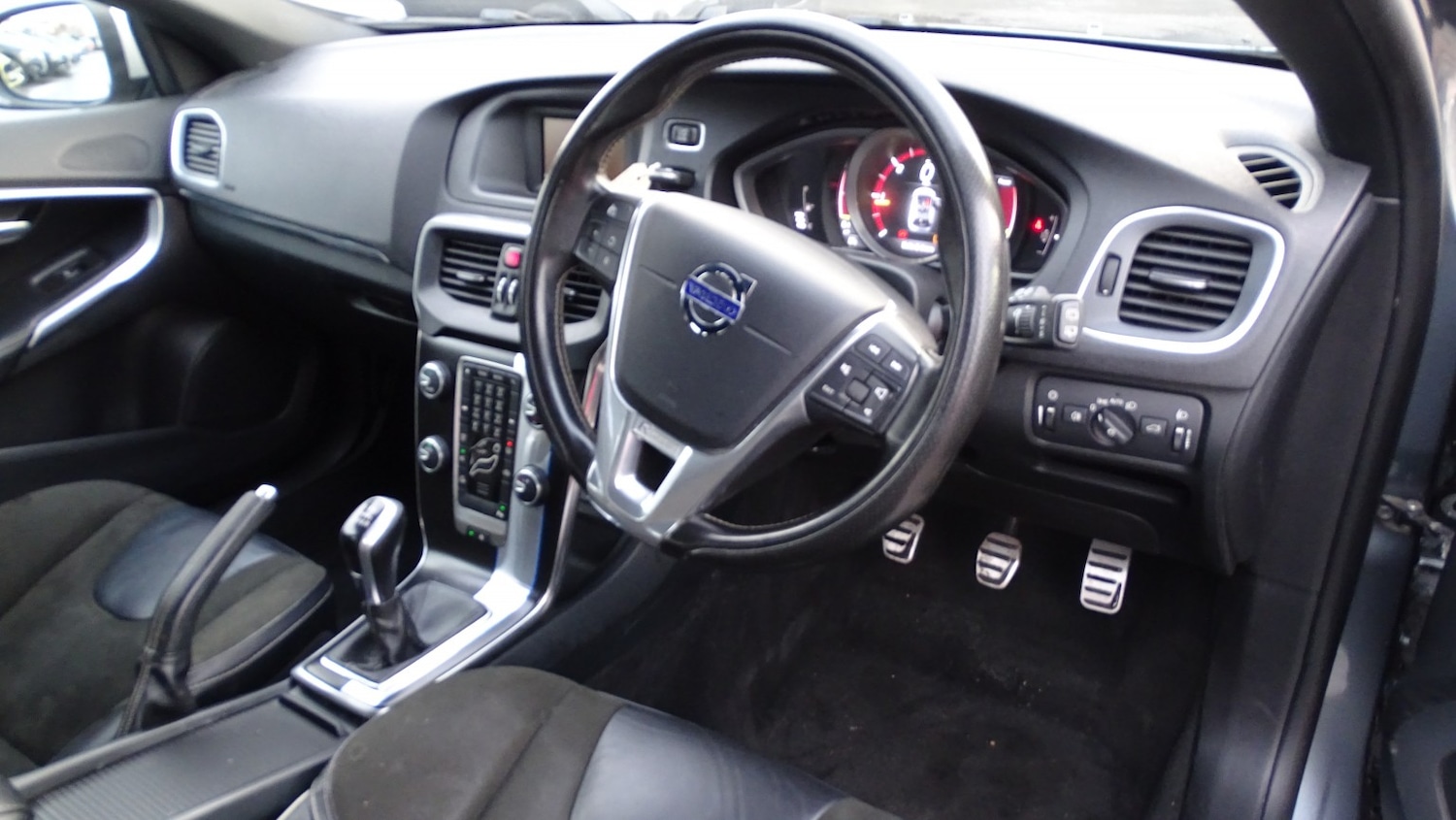 Used Volvo V40 2015 for sale - 77118545: Photo 18