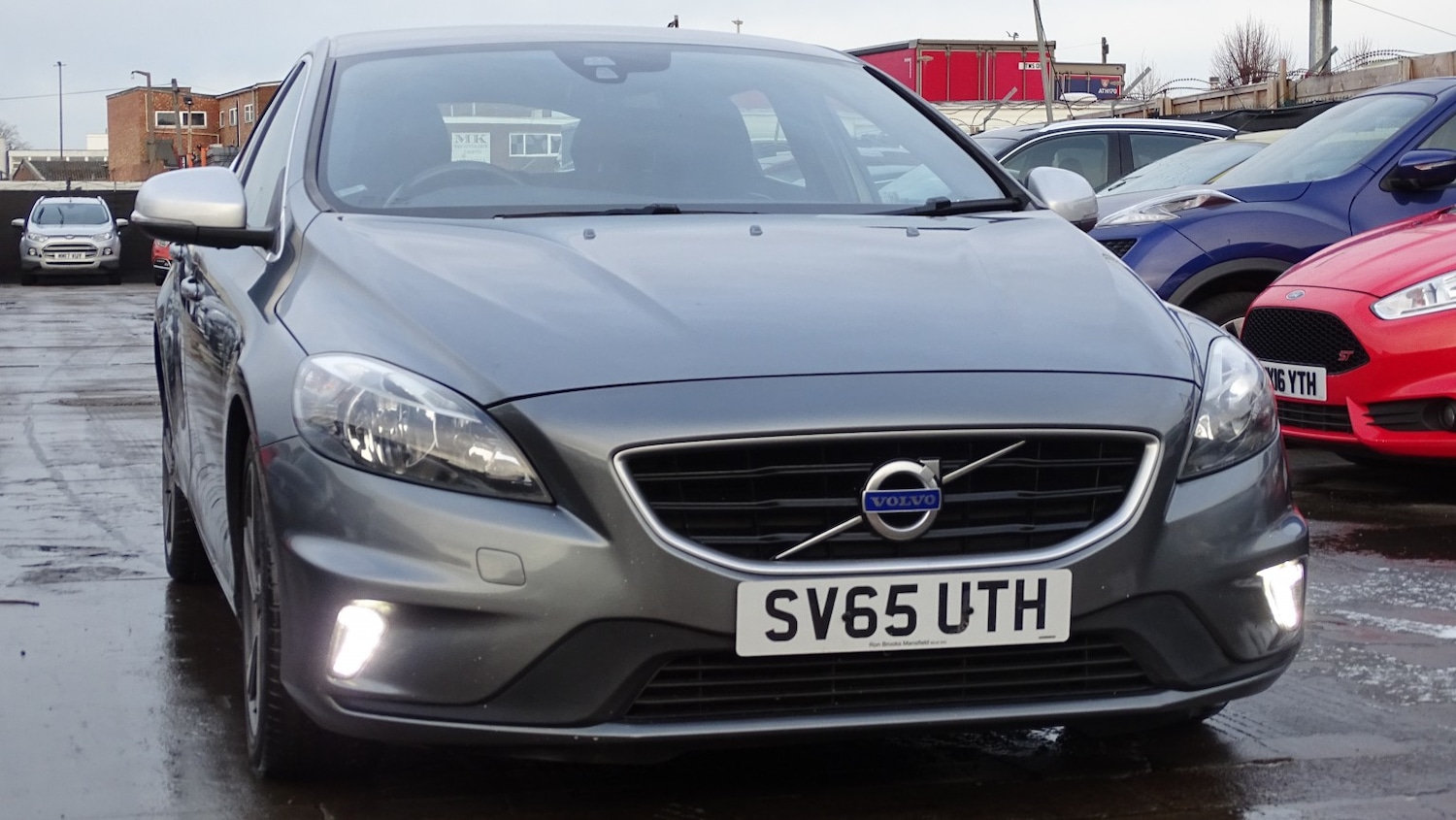 Used Volvo V40 2015 for sale - 77118545: Photo 2