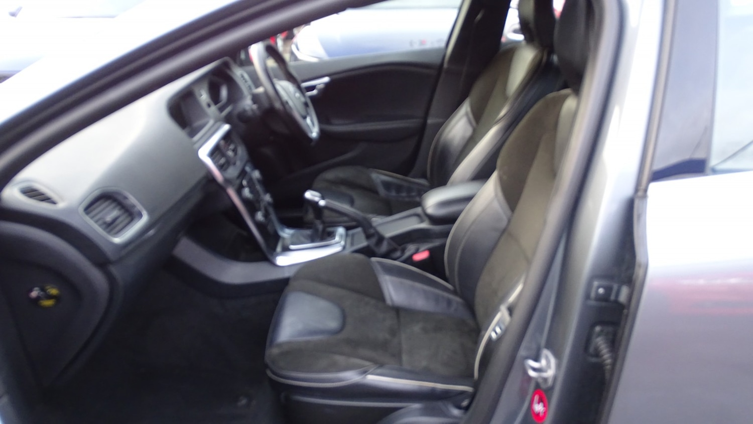 Used Volvo V40 2015 for sale - 77118545: Photo 27