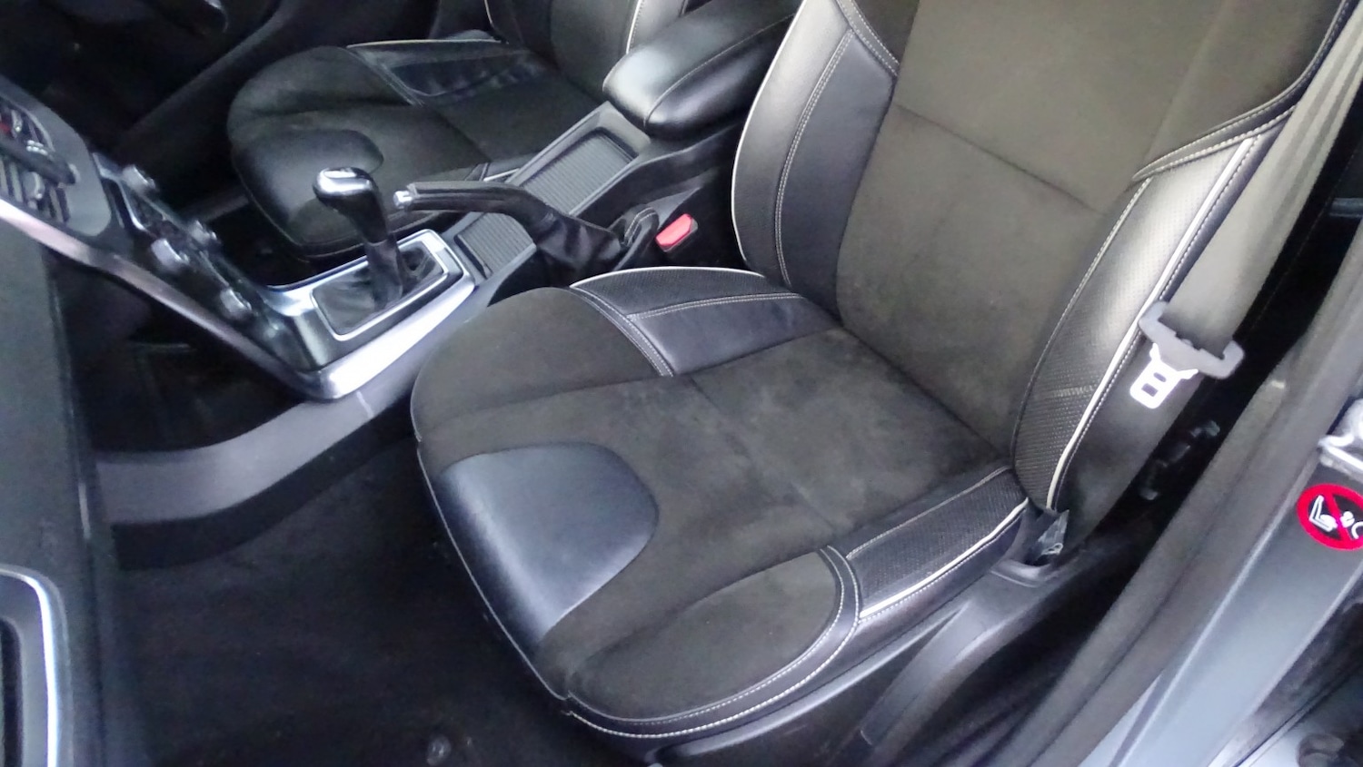 Used Volvo V40 2015 for sale - 77118545: Photo 29