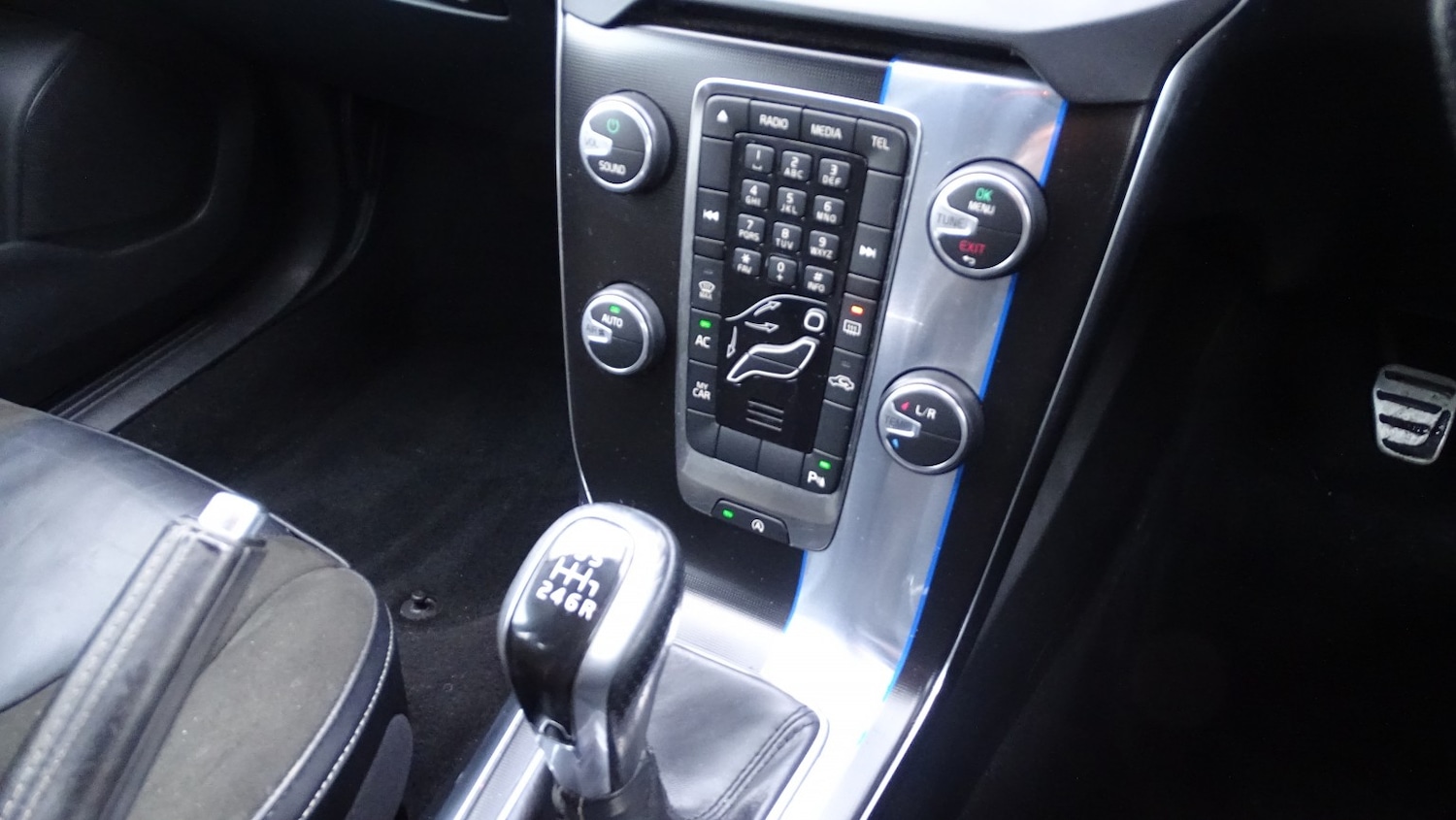 Used Volvo V40 2015 for sale - 77118545: Photo 36