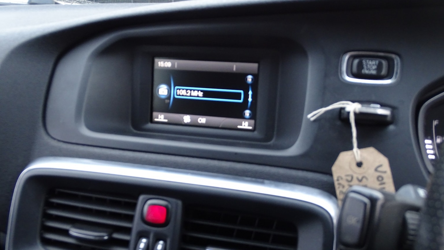 Used Volvo V40 2015 for sale - 77118545: Photo 40