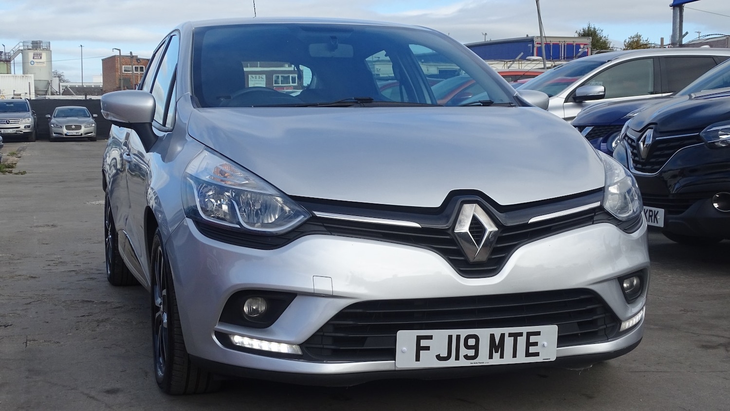 Used Renault Clio 2025 for sale - 76769142: Photo 1