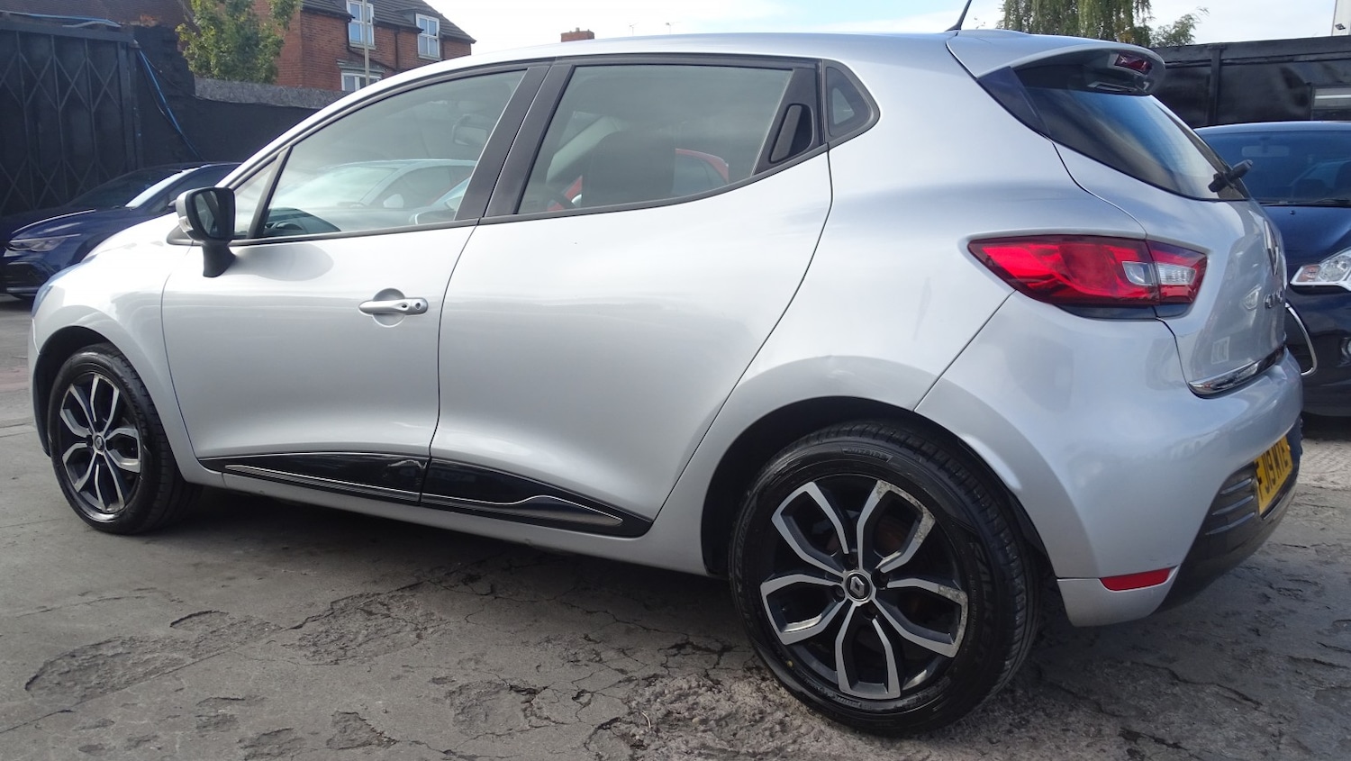 Used Renault Clio 2025 for sale - 76769142: Photo 13