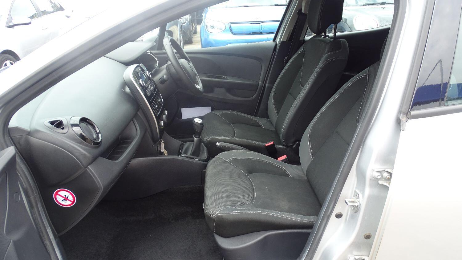 Used Renault Clio 2025 for sale - 76769142: Photo 30