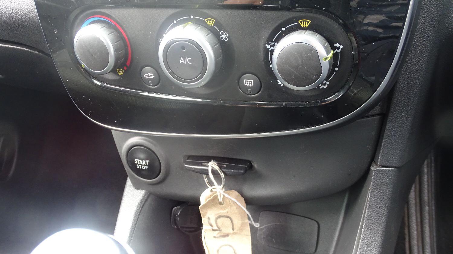 Used Renault Clio 2025 for sale - 76769142: Photo 38