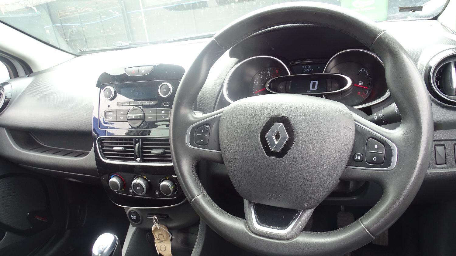 Used Renault Clio 2025 for sale - 76769142: Photo 41