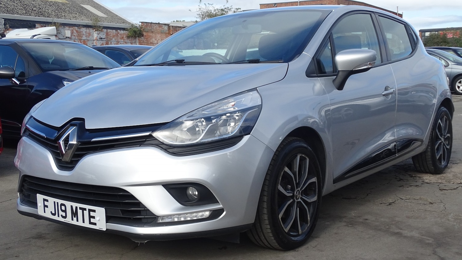 Used Renault Clio 2025 for sale - 76769142: Photo 7