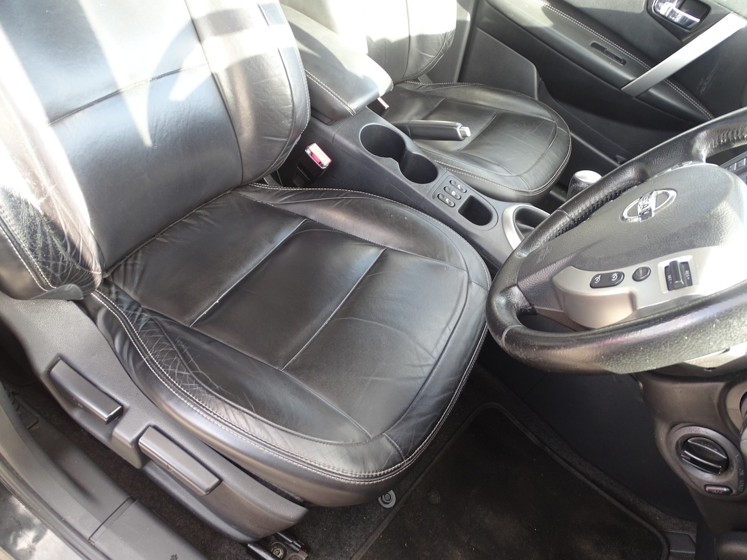 Used Nissan Qashqai 2010 for sale - 76347199: Photo 22