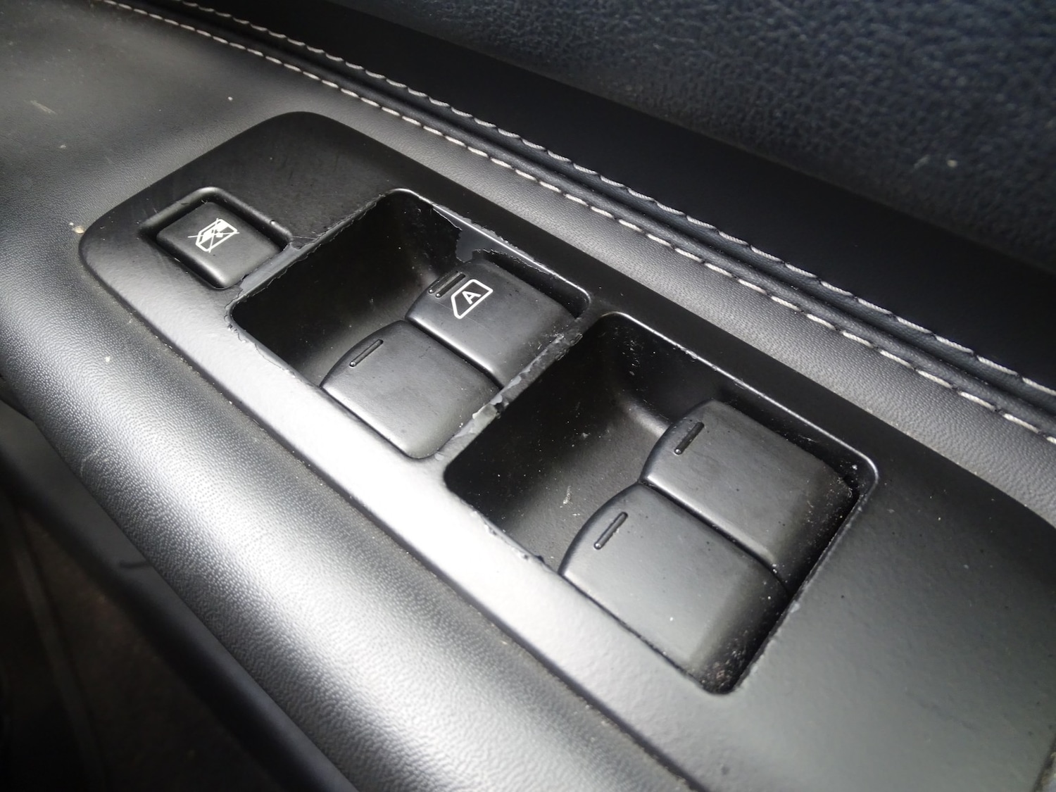 Used Nissan Qashqai 2010 for sale - 76347199: Photo 35