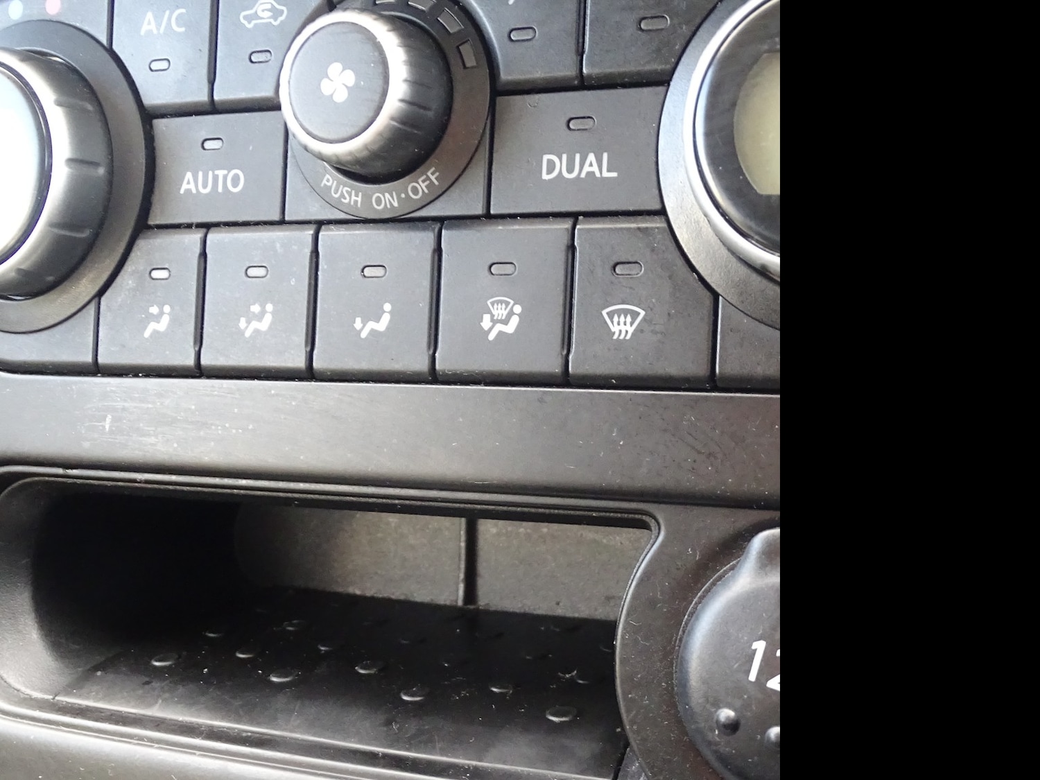 Used Nissan Qashqai 2010 for sale - 76347199: Photo 40