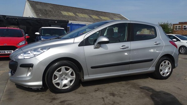 Used Peugeot 308 2011 for sale - 75457464: Photo 8