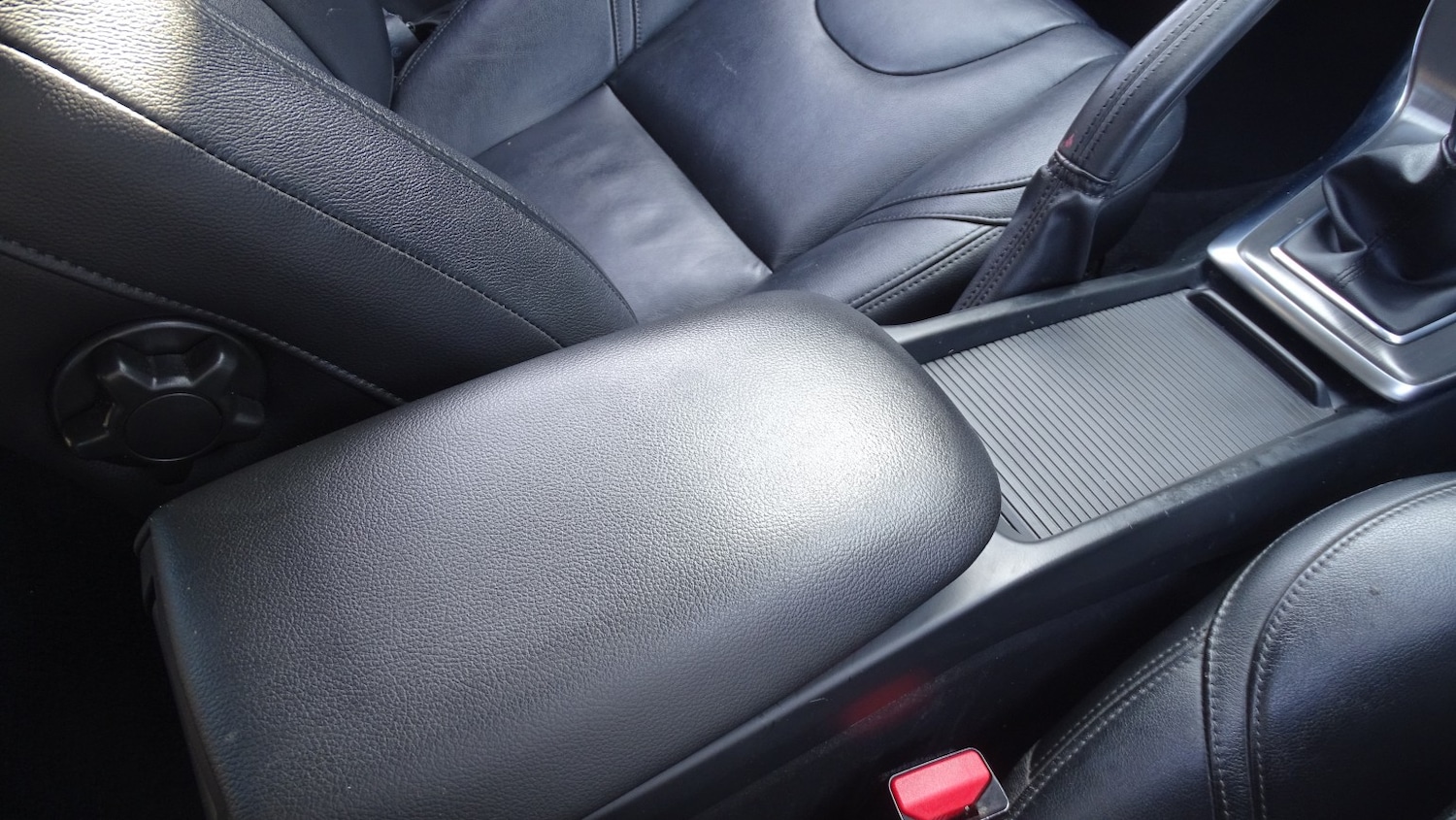 Used Volvo V40 2015 for sale - 77766519: Photo 38