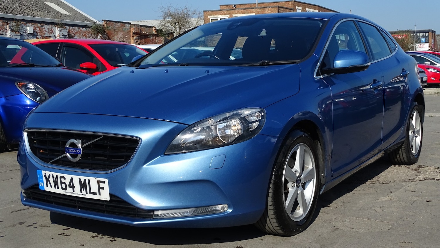 Used Volvo V40 2015 for sale - 77766519: Photo 9
