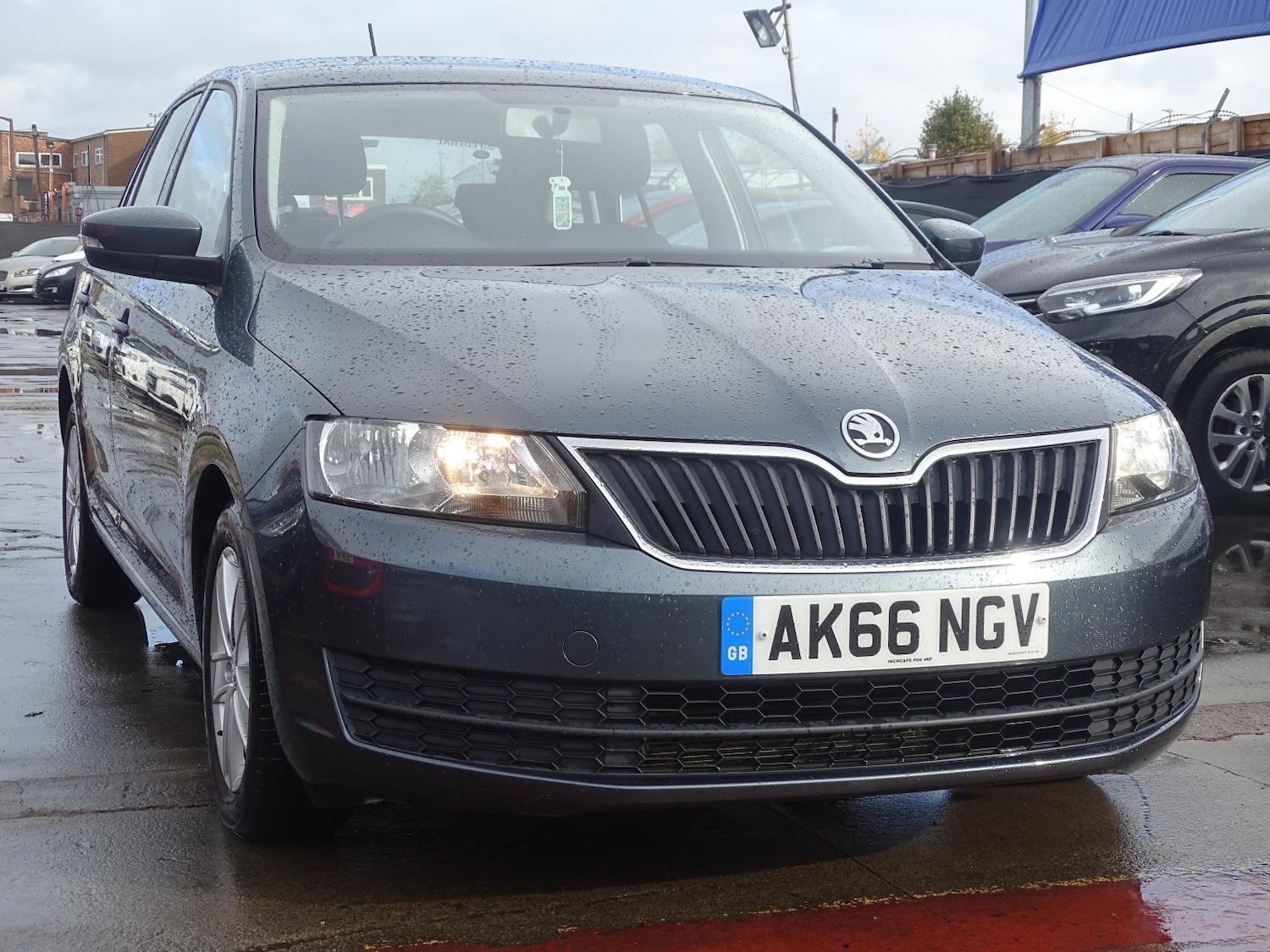 Used Skoda Rapid 2017 for sale - 76324803: Photo 2