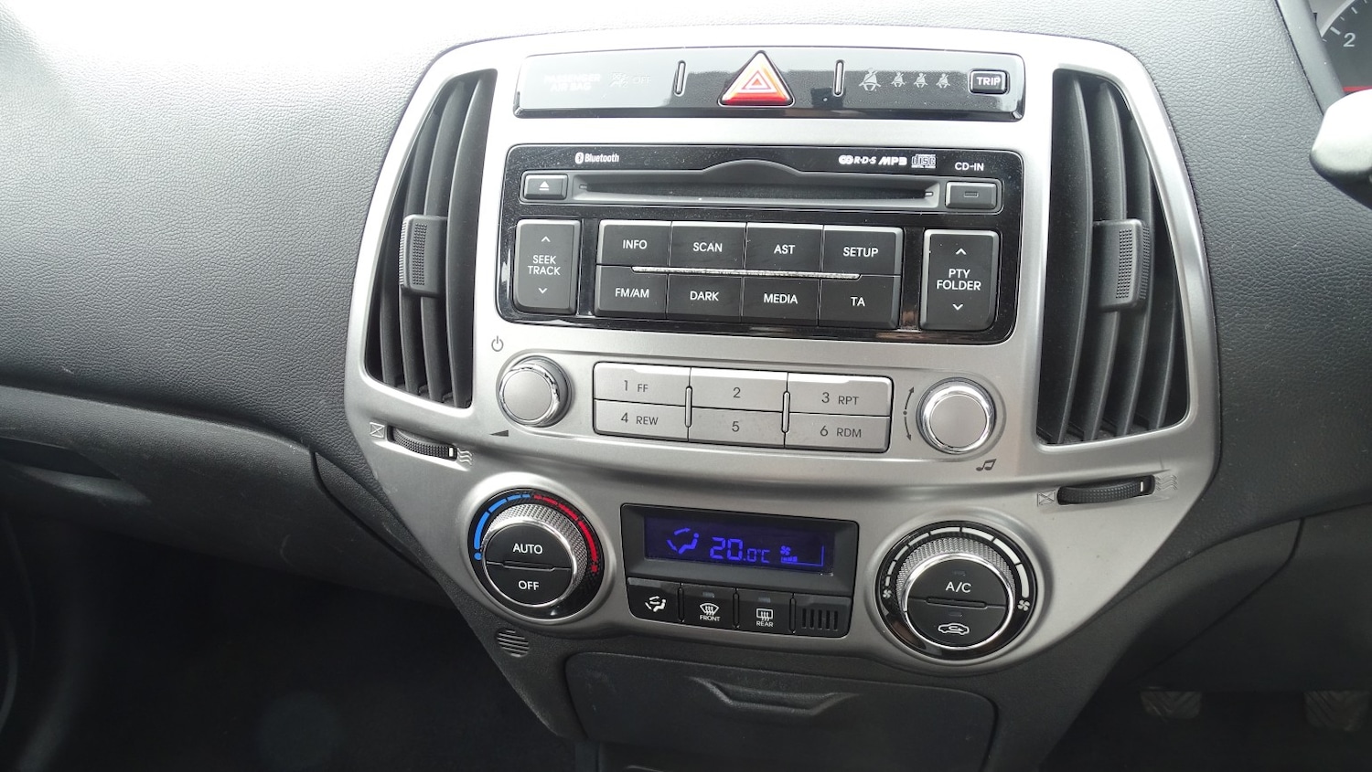 Used Hyundai i20 2014 for sale - 78182918: Photo 36