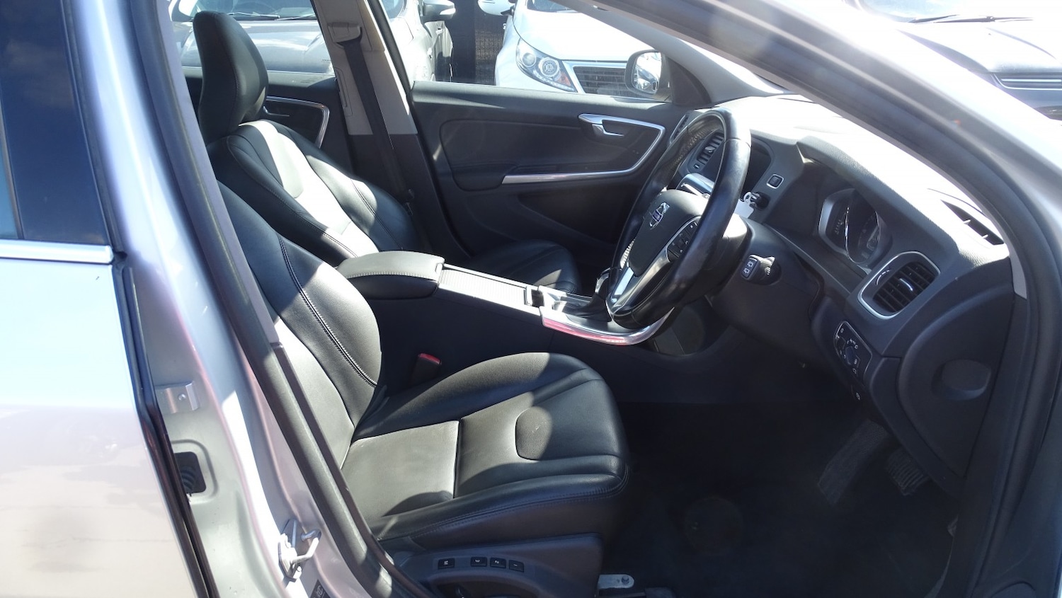 Used Volvo V60 2015 for sale - 78031758: Photo 16