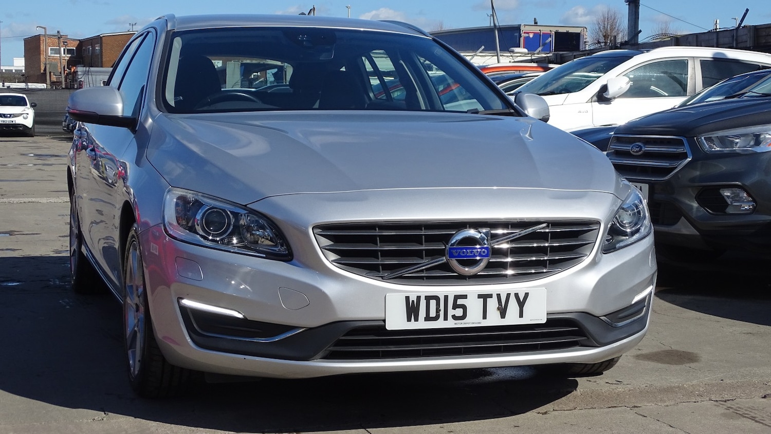 Used Volvo V60 2015 for sale - 78031758: Photo 2