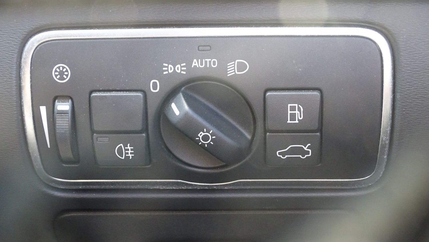 Used Volvo V60 2015 for sale - 78031758: Photo 35