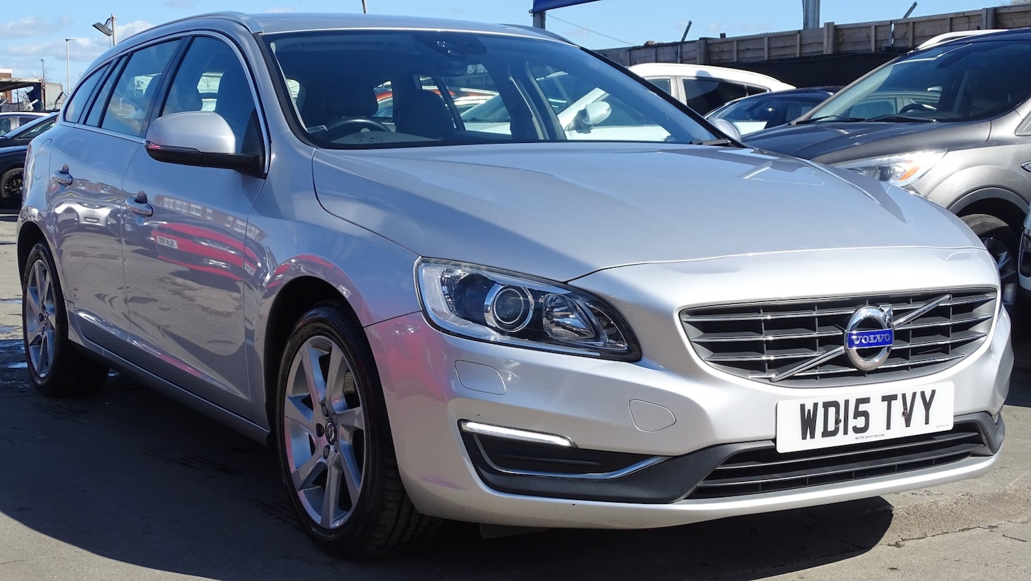 Used Volvo V60 2015 for sale - 78031758: Photo 4