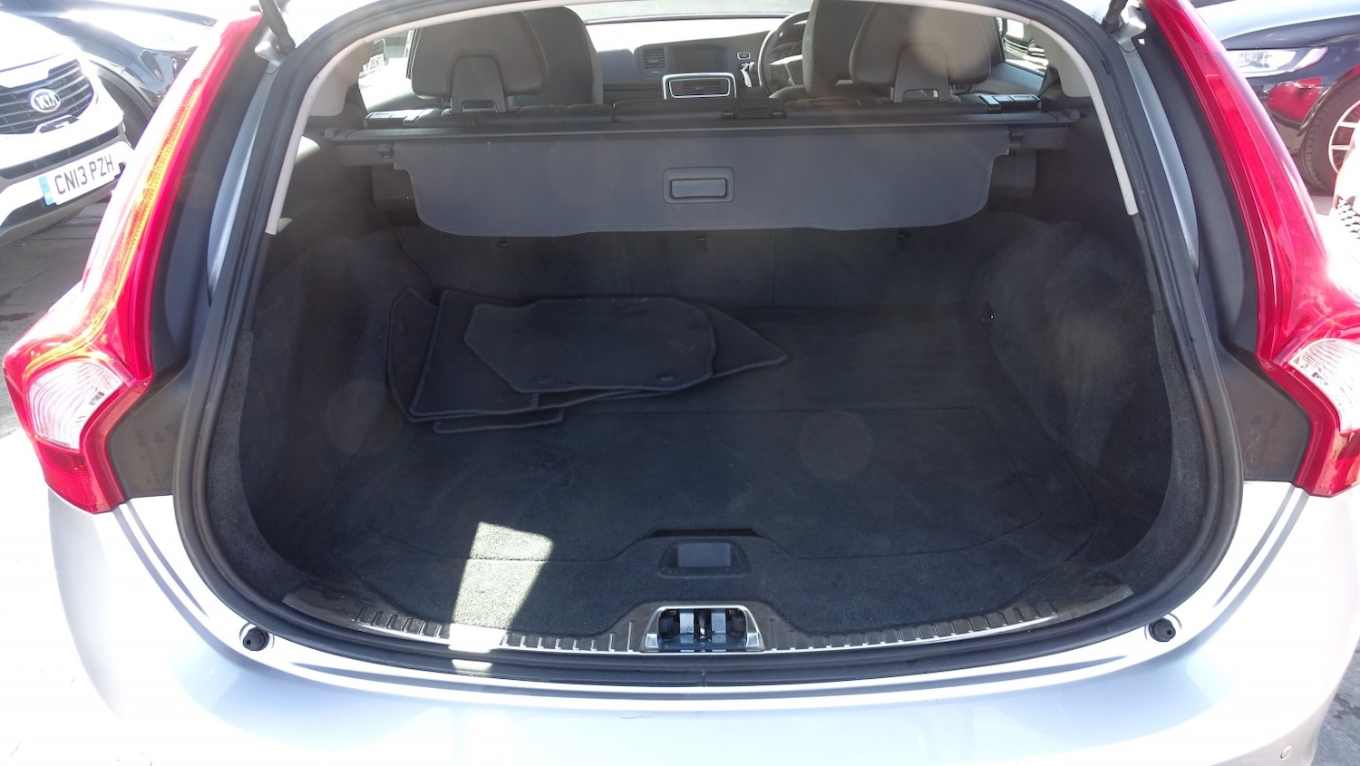 Used Volvo V60 2015 for sale - 78031758: Photo 43