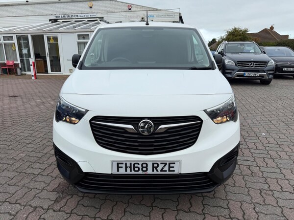 Used Vauxhall Combo 2019 for sale - 76158452: Photo 2