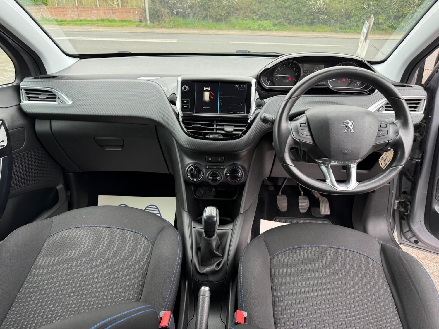 Used Peugeot 208 for sale - 78135664: Photo 3