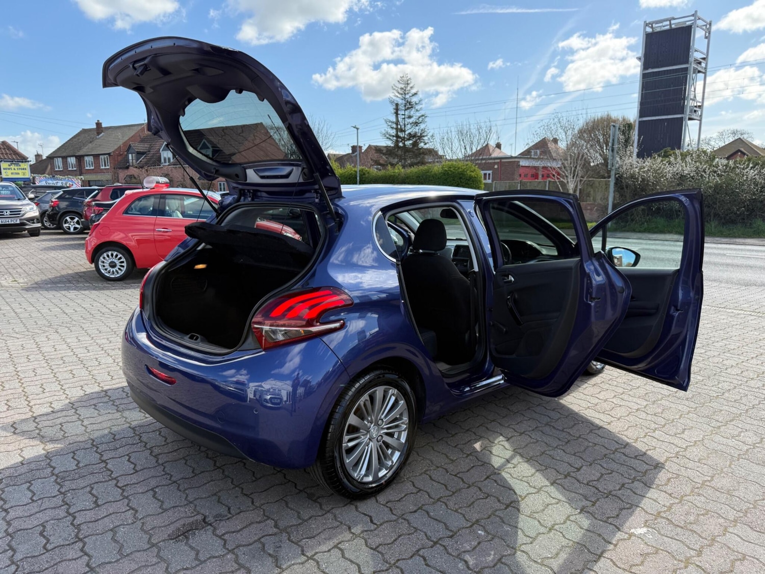 Used Peugeot 208 2016 for sale - 78058413: Photo 39