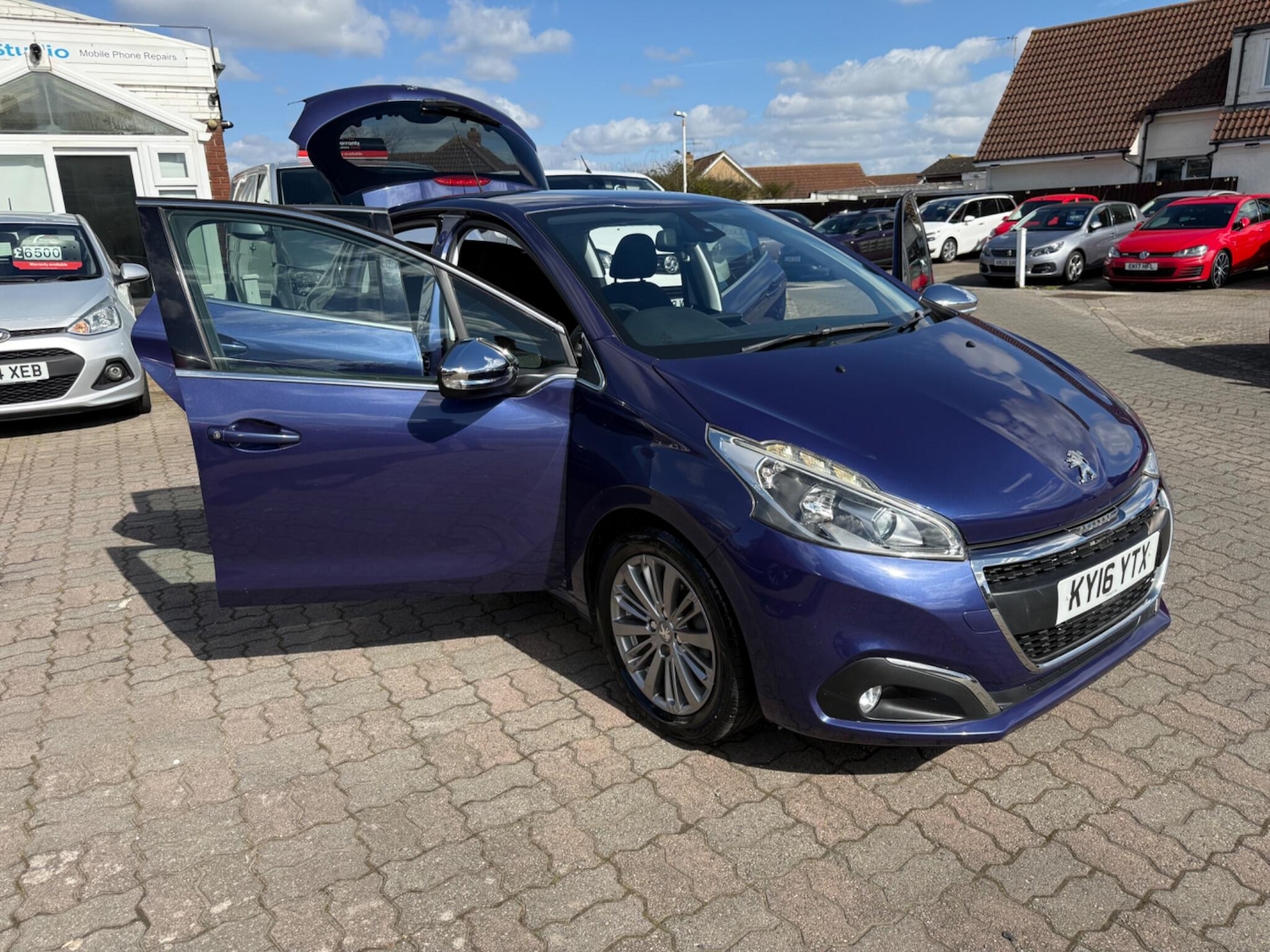 Used Peugeot 208 2016 for sale - 78058413: Photo 41